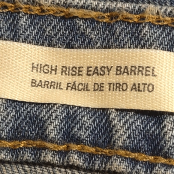 Universal Thread Goods Co 6 Short High Rise Easy Barrel Leg Slim Hip & Thigh NWT - Picture 7 of 16